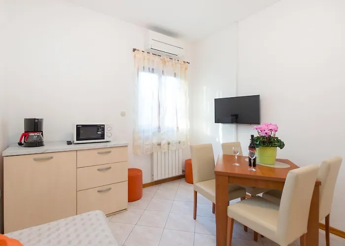 House Kontus Pensionat Plomin