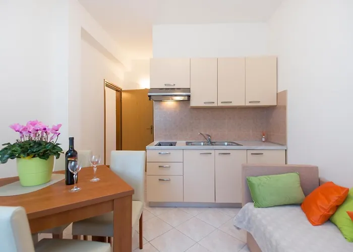 Pensionat House Kontus 3*