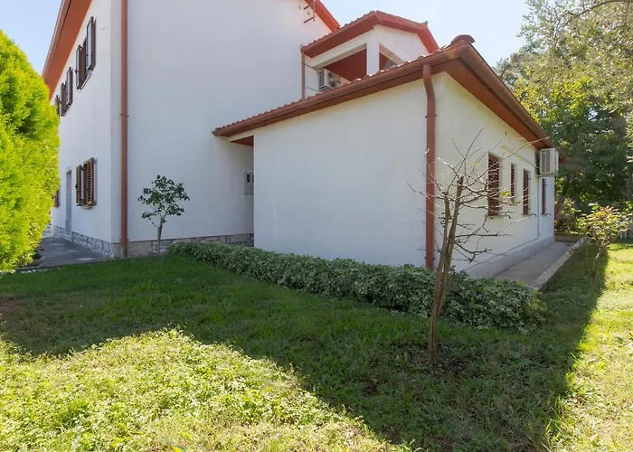 Pensionat House Kontus Plomin