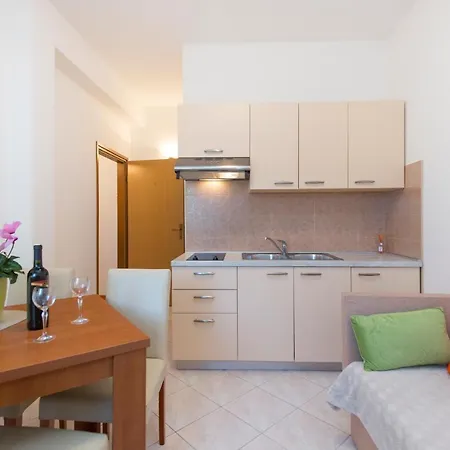 Guest house House Kontus 3*