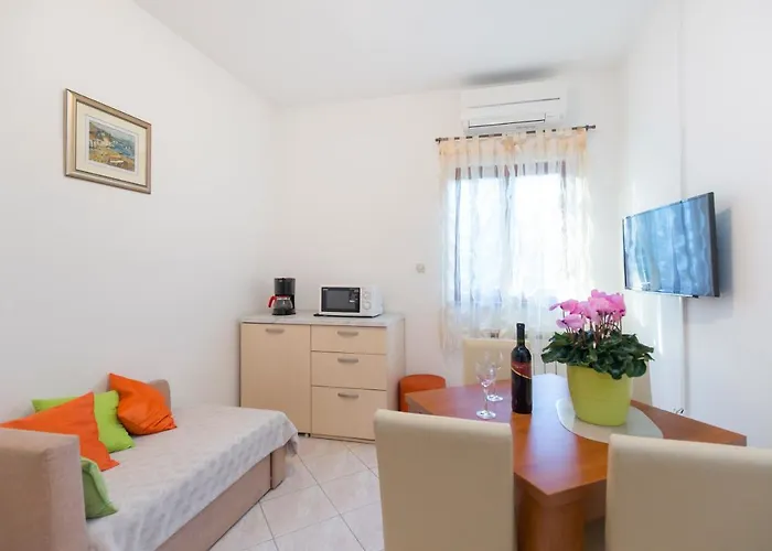 House Kontus Gæstehus 3*